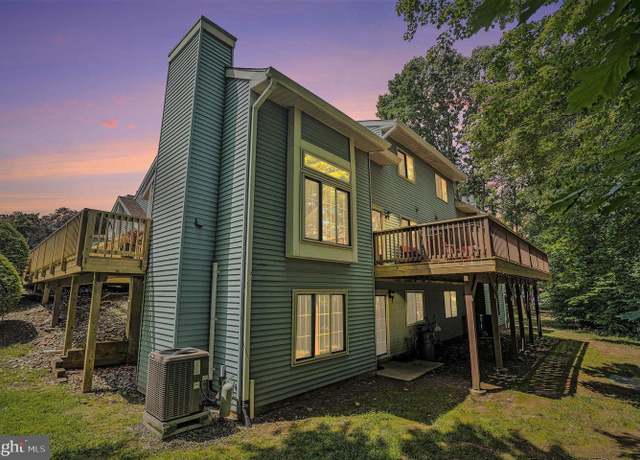 Property at 303 Green Meadow Ln, Horsham, PA 19044, 2 beds, 2 baths
