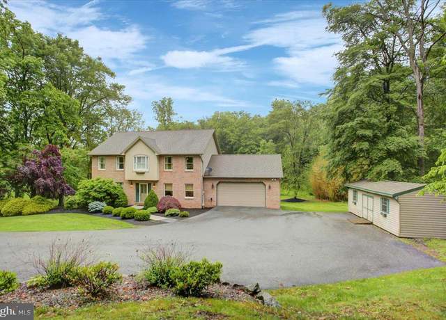 Property at 219 Old York Rd, Dillsburg, PA 17019, 4 beds, 2.5 baths