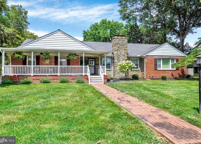 Property at 2213 Eastern Blvd, York, PA 17402, 3 beds, 2 baths