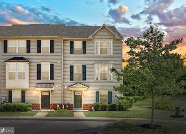 Property at 7991 Erinvale Ln, Seven Valleys, PA 17360, 4 beds, 3.5 baths