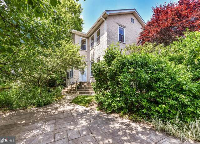 Property at 2222 N Emerson St, Arlington, VA 22207, 3 beds, 3.5 baths