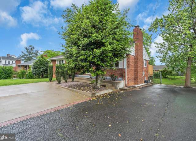 Property at 6809 Braddock Rd, Springfield, VA 22151, 3 beds, 3 baths
