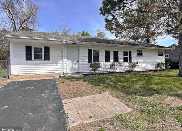 Property at 141 N Governors Blvd, Dover, DE 19901, 4 beds, 1 bath