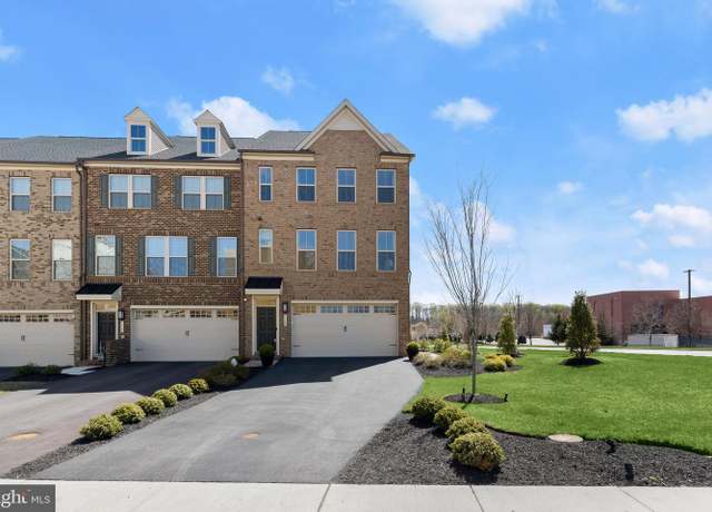 Property at 3300 Treviso Ln, Ellicott City, MD 21042, 3 beds, 3.5 baths