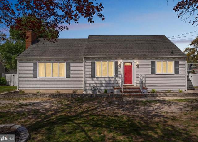Property at 435 Austin Ave, Brick, NJ 08724, 4 beds, 2.5 baths