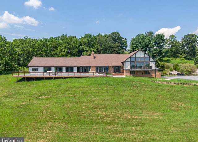 Property at 1496 Orchard Ln, Boyertown, PA 19512, 4 beds, 3.5 baths