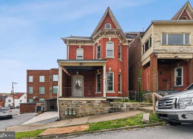 Property at 1305 14th Ave, Altoona, PA 16601, 3 beds, 3 baths
