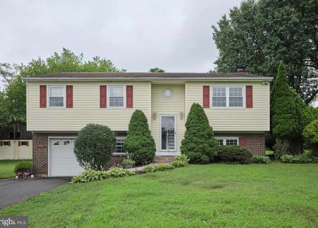Property at 1945 Sweetbriar Rd, Ottsville, PA 18942, 4 beds, 2 baths