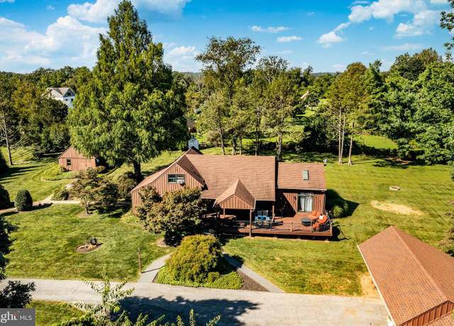 Property at 361 Glen Mills Rd, Thornton, PA 19373, 4 beds, 3.5 baths