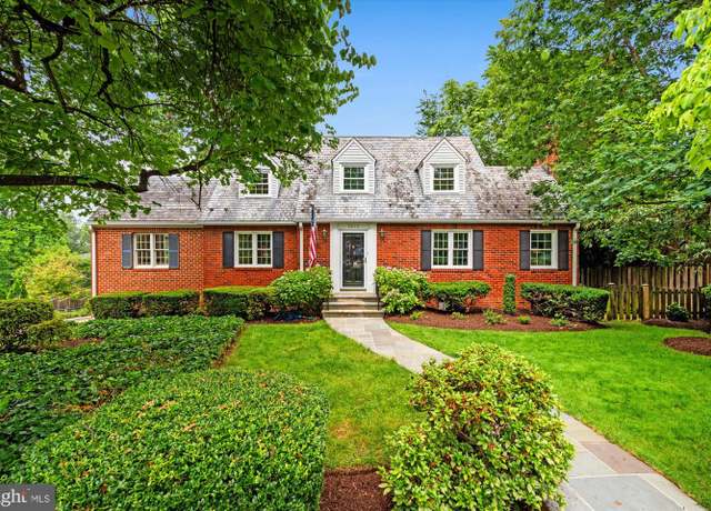 Property at 3613 Oval Dr, Alexandria, VA 22305, 3 beds, 2 baths