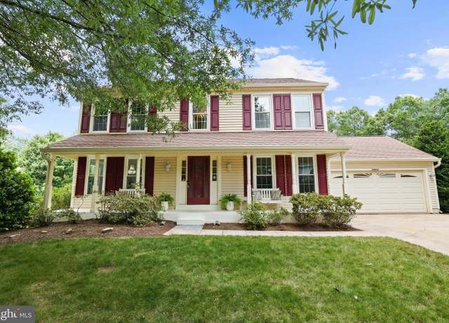 Property at 13412 Glen Taylor Ln, Herndon, VA 20171, 4 beds, 3.5 baths