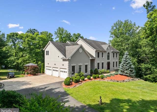 Property at 34905 Gidney Ct, Round Hill, VA 20141, 6 beds, 4.5 baths