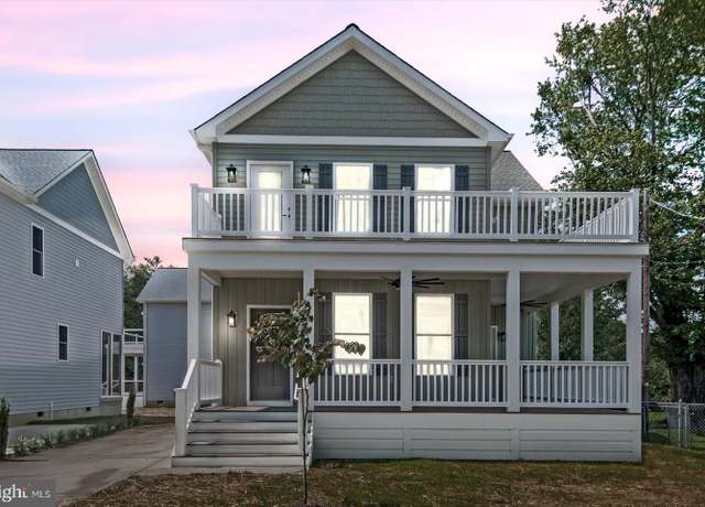 Property at 702 Taggart St, Colonial Beach, VA 22443, 4 beds, 3.5 baths