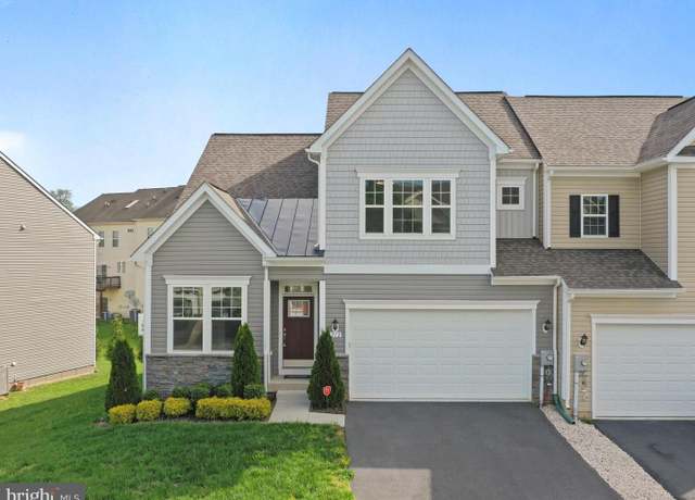 Property at 212 Darden Ct W, Martinsburg, WV 25403, 3 beds, 2.5 baths