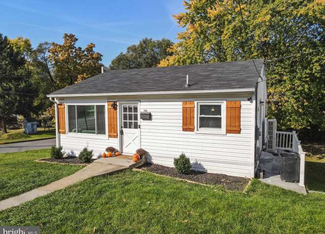 Property at 708 3rd St, Martinsburg, WV 25404, 3 beds, 2 baths