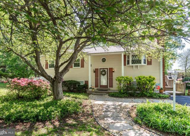 Property at 1111 Courtland Dr, Sykesville, MD 21784, 4 beds, 2 baths