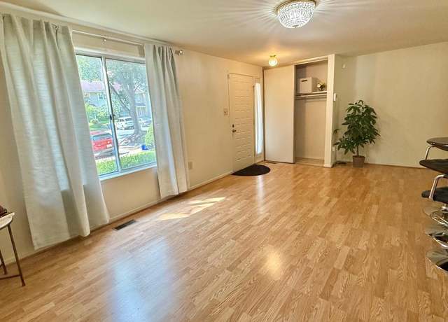 Property at 14425 Pebble Hill Ln, North Potomac, MD 20878, 3 beds, 2.5 baths
