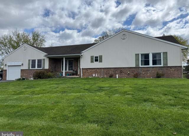 Property at 13929 Green Mountain Dr, Maugansville, MD 21767, 3 beds, 2 baths