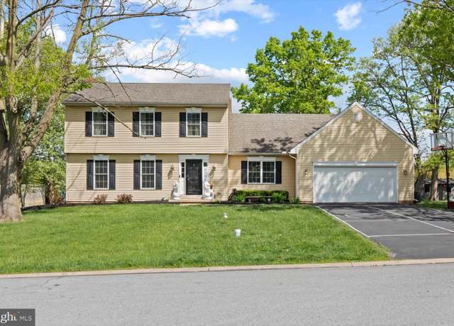 Property at 425 Chowning Pl, Lancaster, PA 17601, 4 beds, 2.5 baths