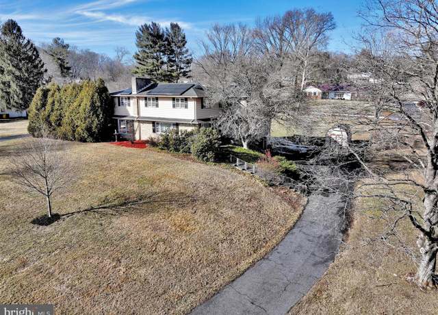 Property at 420 Ridge Rd, Orwigsburg, PA 17961, 5 beds, 4 baths