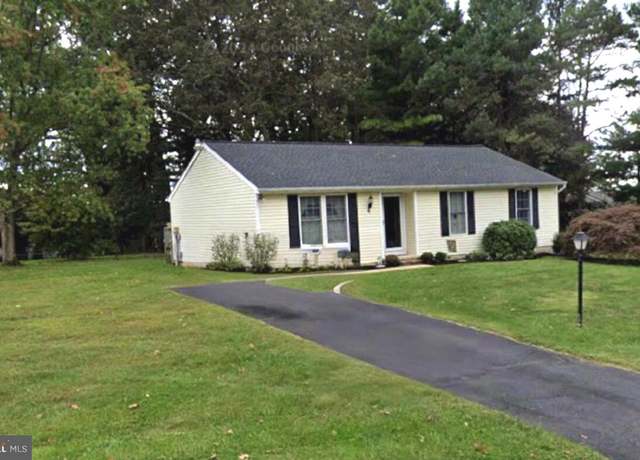 Property at 4 Cedar Ln, Stewartstown, PA 17363, 3 beds, 2 baths