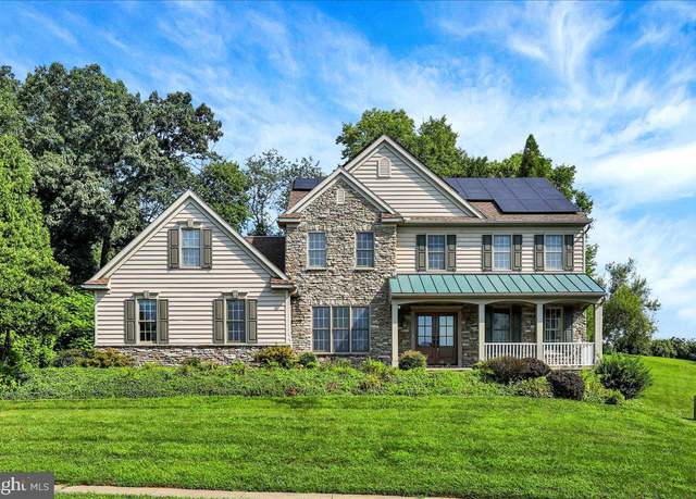 Property at 957 Castle Pond Dr, York, PA 17402, 5 beds, 3.5 baths