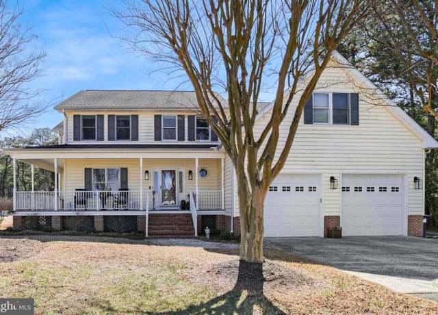 Property at 5300 Woodland Dr, Chincoteague Island, VA 23336, 4 beds, 2.5 baths