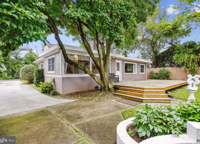 Property at 6816 Arlington Blvd, Falls Church, VA 22042, 3 beds, 2 baths