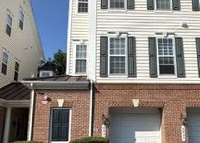 Property at 6831 Hampton Bay Ln, Gainesville, VA 20155, 3 beds, 2.5 baths