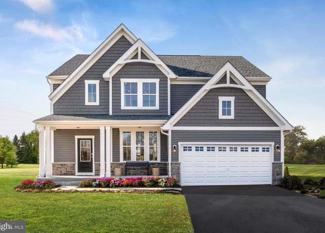Property at 620 Plainview Dr, Fredericksburg, VA 22405, 4 beds, 3.5 baths