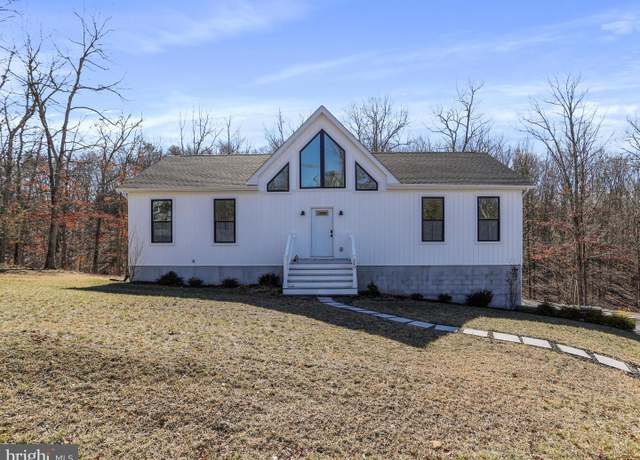 Property at 249 Fairview Oaks Ln, Berkeley Springs, WV 25411, 3 beds, 2 baths