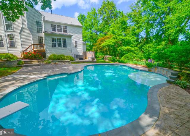 Property at 6005 Traceys Landing Rd, Tracys Landing, MD 20779, 5 beds, 3.5 baths