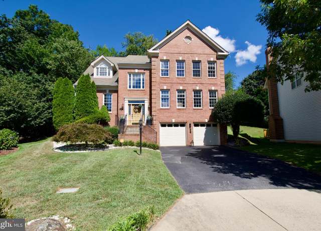 Property at 11411 Brook Run Dr, Germantown, MD 20876, 4 beds, 3.5 baths