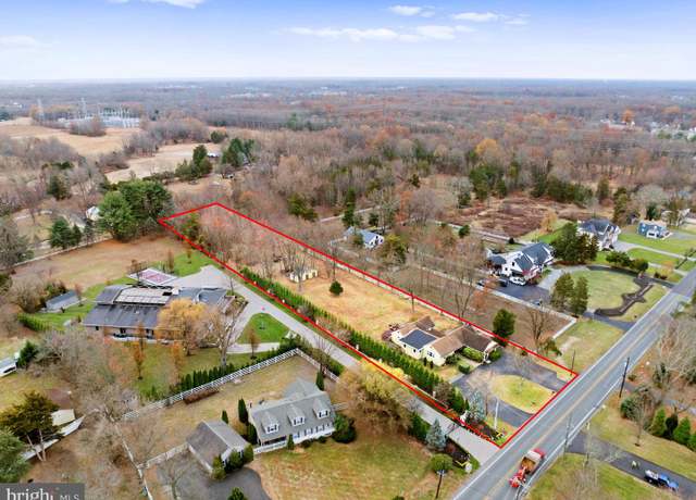 Property at 7 Elmwood Rd, Mount Laurel, NJ 08054, 4 beds, 2.5 baths