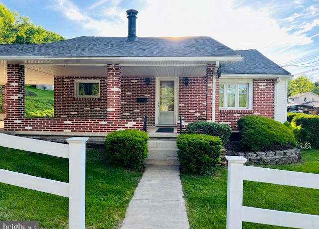 Property at 3600 Oak Ave, Altoona, PA 16601, 3 beds, 2 baths