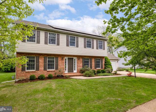 Property at 109 Oak Pointe Cir, State College, PA 16801, 4 beds, 2.5 baths
