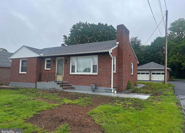 Property at 622 S Allison St, Greencastle, PA 17225, 3 beds, 1 bath