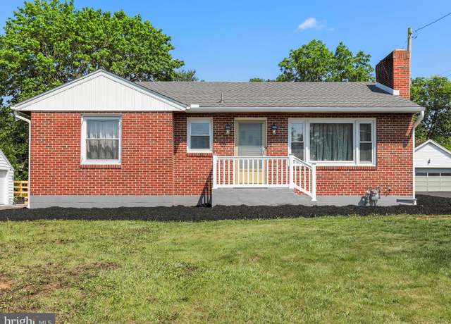 Property at 622 S Allison St, Greencastle, PA 17225, 3 beds, 1 bath