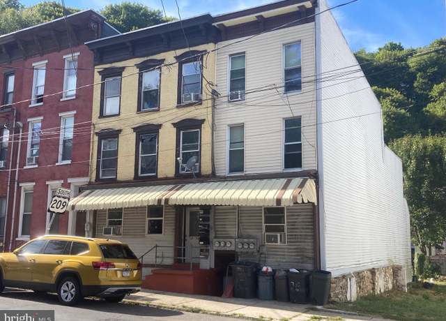 Property at 716 - 718 W Market St, Pottsville, PA 17901, 8 beds