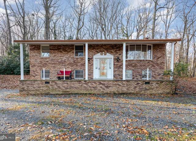 Property at 1349 Grove Ln, Seven Valleys, PA 17360, 3 beds, 2 baths