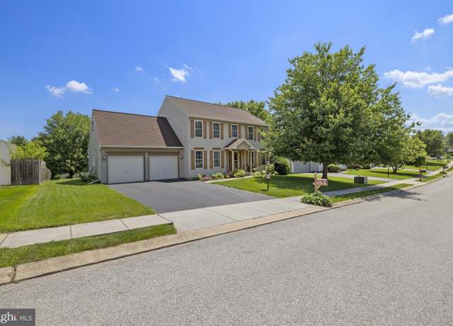 Property at 1851 Michelle Dr, York, PA 17408, 4 beds, 2.5 baths