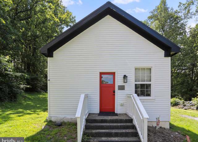 Property at 3692 Cherry Hill Rd, Linden, VA 22642, 2 beds, 1 bath