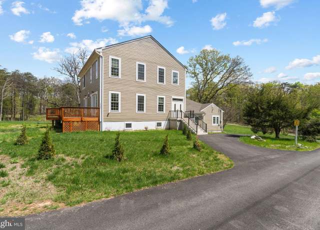 Property at 12304 Popes Head Rd, Fairfax, VA 22030, 7 beds, 4.5 baths