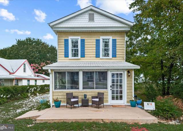 Property at 209 Hawthorne St, Colonial Beach, VA 22443, 4 beds, 2 baths