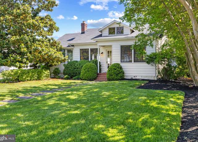 Property at 43 E Lake Dr, Annapolis, MD 21403, 3 beds, 2 baths