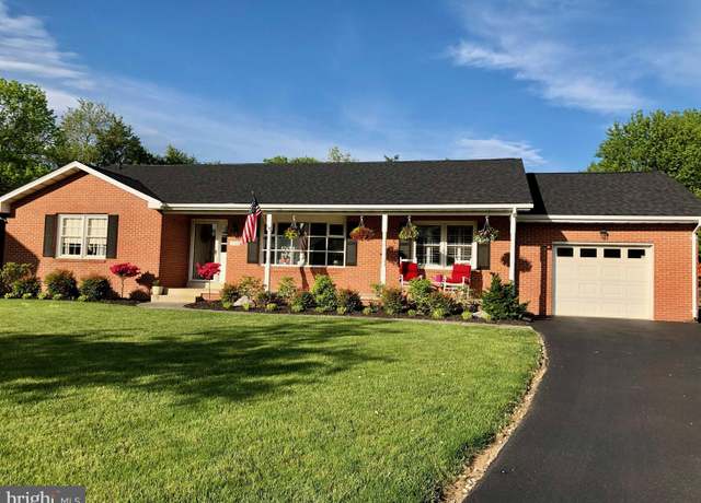 Property at 7189 W Sundown Ct W, Frederick, MD 21702, 3 beds, 3 baths