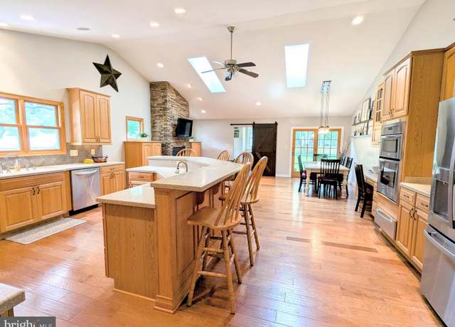 Property at 717 Cloverfields Dr, Stevensville, MD 21666, 5 beds, 3.5 baths