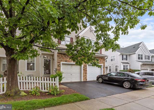 Property at 1905 Dahlia Cir, Dayton, NJ 08810, 3 beds, 2.5 baths