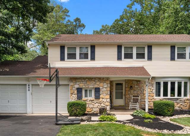 Property at 850 Sycamore Dr, Southampton, PA 18966, 5 beds, 3 baths