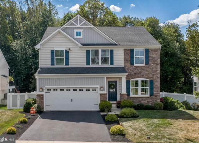 Property at 1117 Lynch Cir, Warminster, PA 18974, 4 beds, 2.5 baths